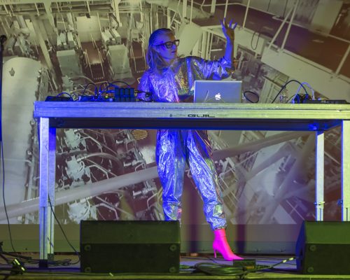 20/11/21 Drap-Art al Gòtic-2021.  Plaza Real, Christine Hinterkoerner / Crystn Hunt Akorn Ebriphon Ship Symphony. Barcelona.